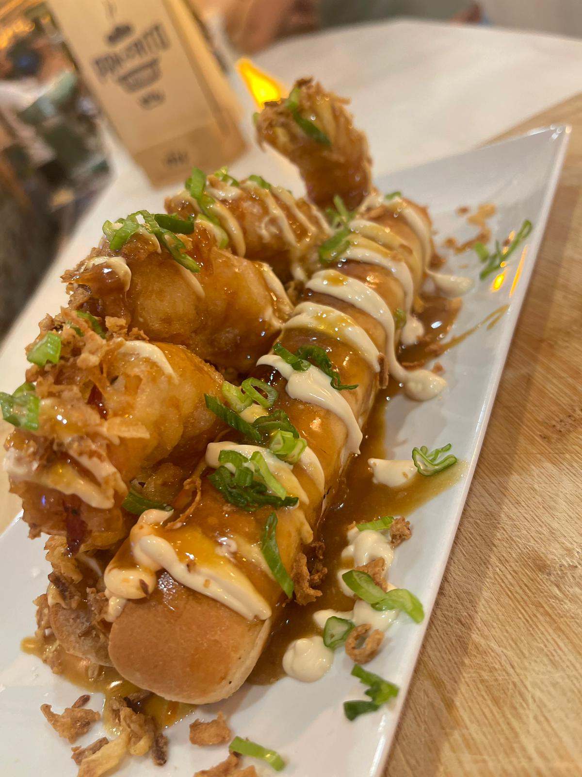 hot dog de gambones pan frito